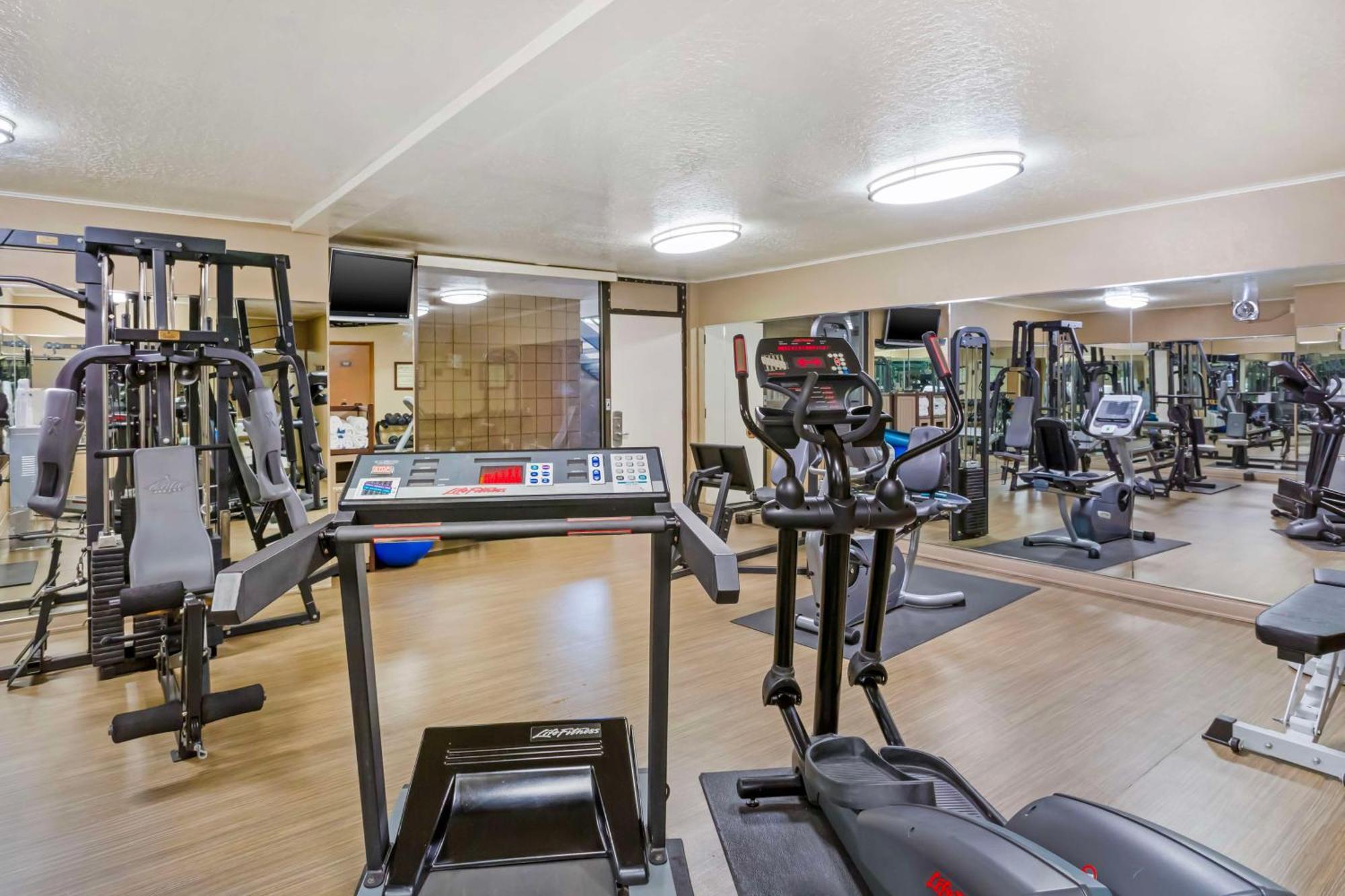 Best Western Plus Weston Inn Лоуган Екстериор снимка