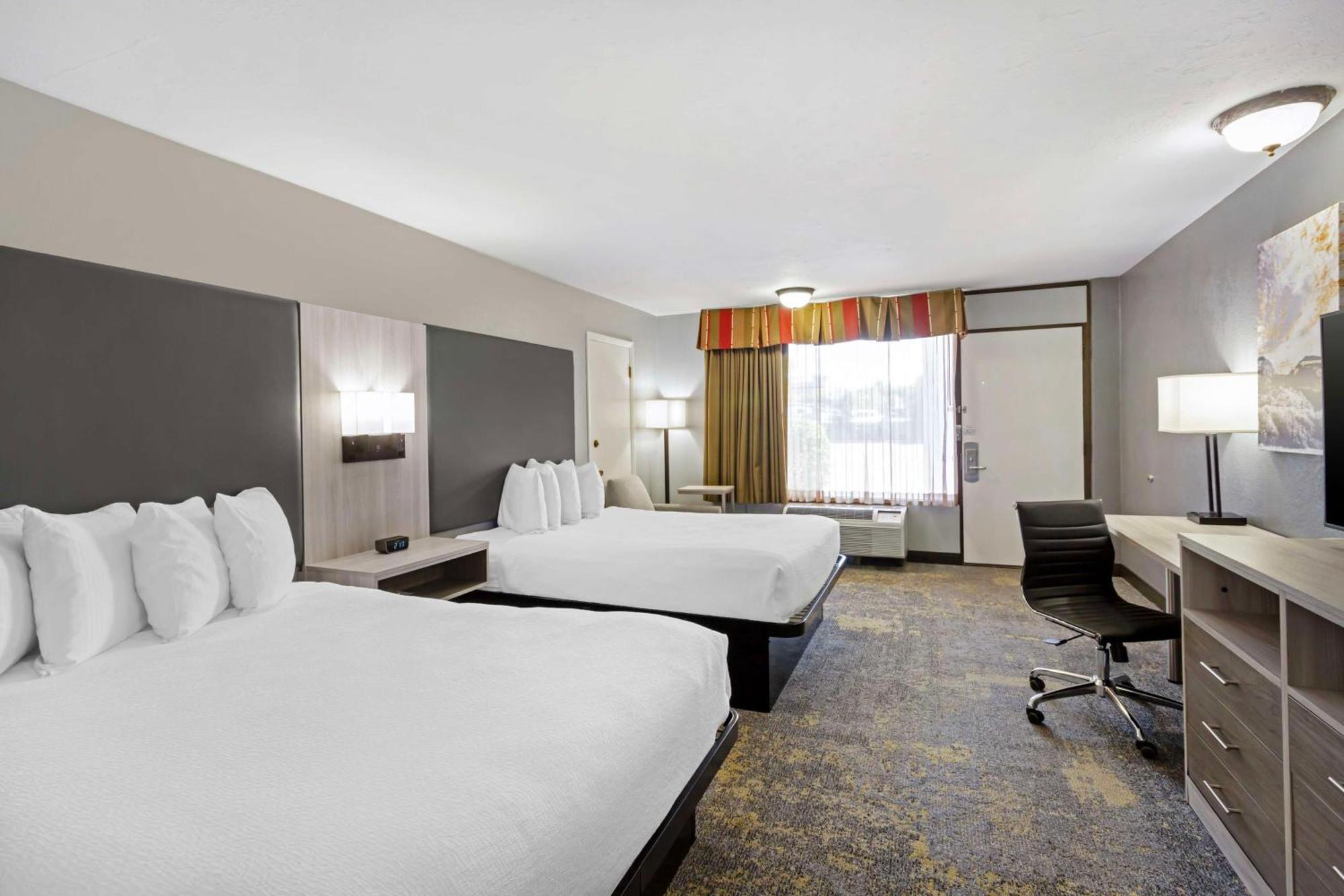 Best Western Plus Weston Inn Лоуган Екстериор снимка