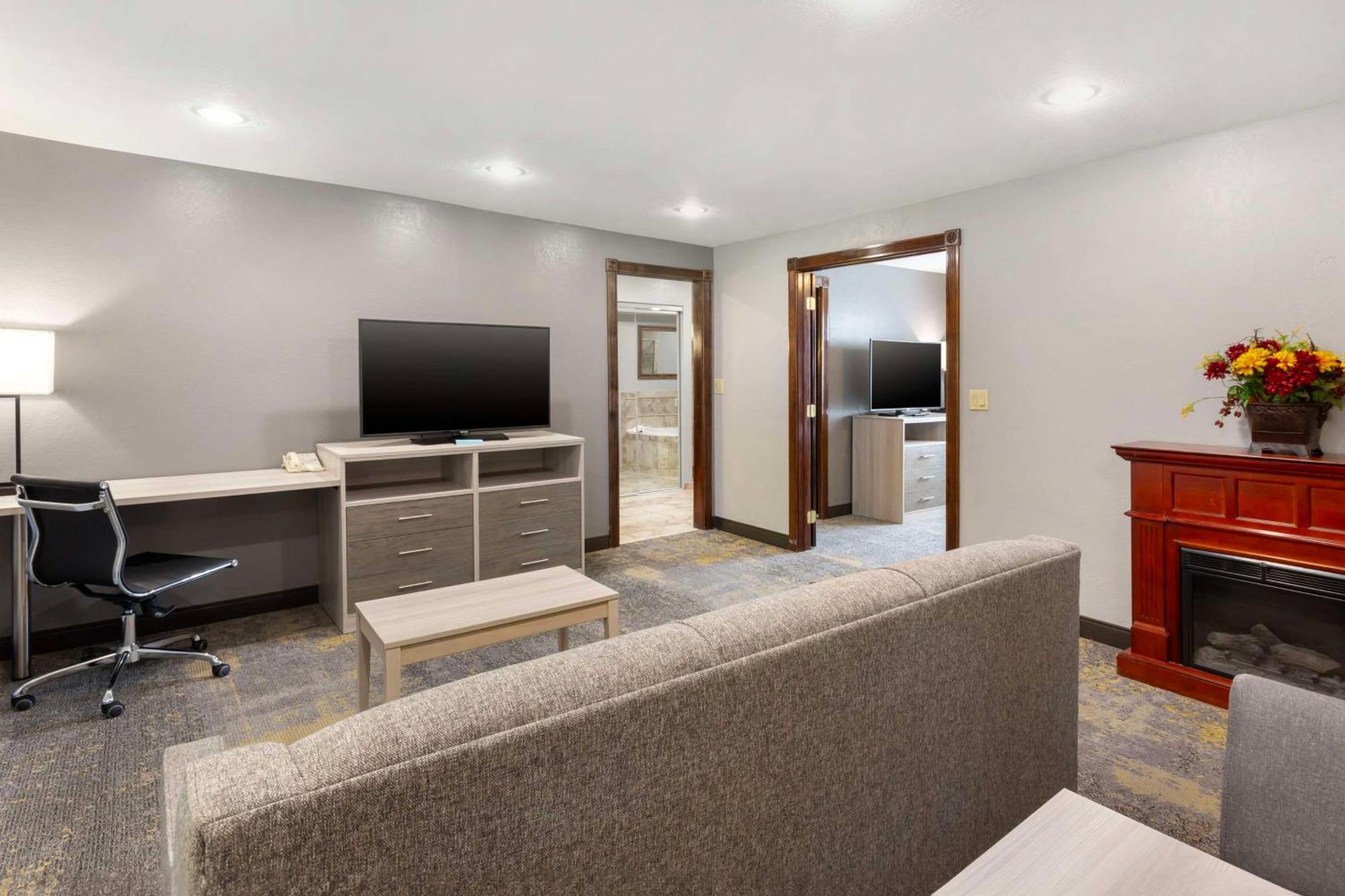 Best Western Plus Weston Inn Лоуган Екстериор снимка