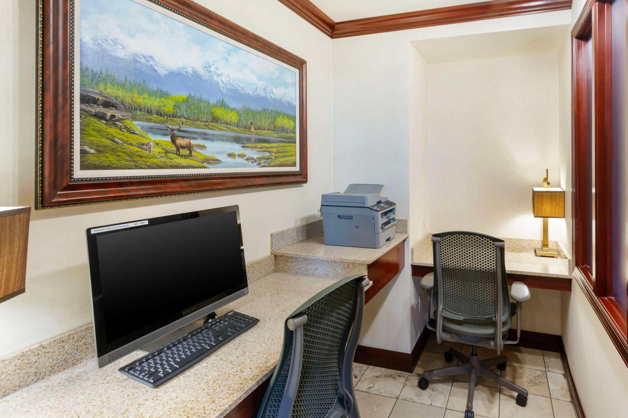 Best Western Plus Weston Inn Лоуган Екстериор снимка