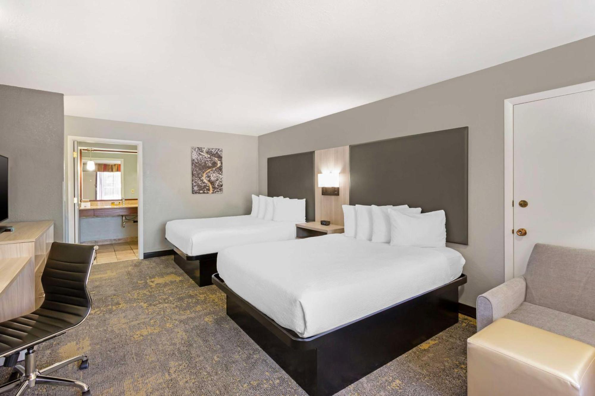Best Western Plus Weston Inn Лоуган Екстериор снимка