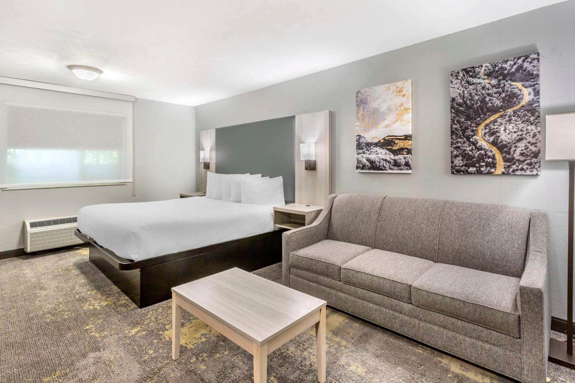 Best Western Plus Weston Inn Лоуган Екстериор снимка